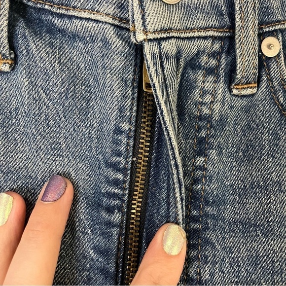 Madewell The Perfect Vintage Jean in Belbury Wash Tencel Denim Edition - Picture 5 of 11